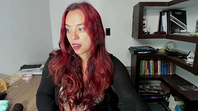 Snapshot of Redwidow__ chatting on February 24, 2026, 1:23 pm Redwidow online show from February 24, 2026, 1:23 pm