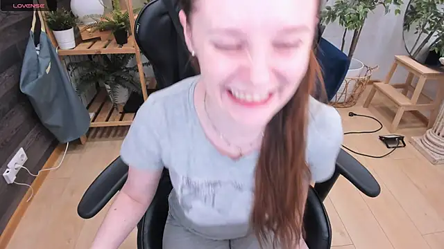 JannaVerdi  online show from March 19, 2025, 6:35 am