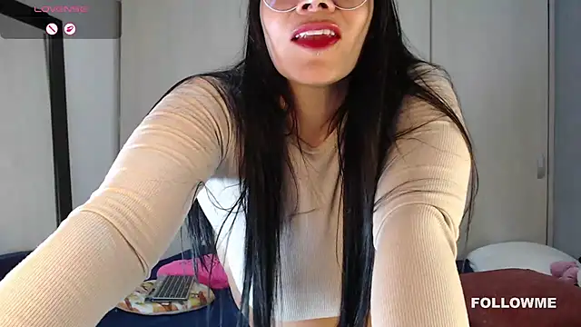 Snapshot of cristal_sexybody chatting on May 15, 2026, 7:28 am cristal sexybody online show from May 15, 2026, 7:28 am