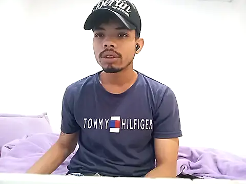 Snapshot of danidiazto2023 chatting on March 4, 2025, 4:52 pm danidiazto2023 online show from March 4, 2025, 4:52 pm