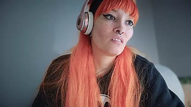 Snapshot of FRRANNKIE chatting on October 28, 2025, 6:51 pm FRRANNKIE online show from October 28, 2025, 6:51 pm