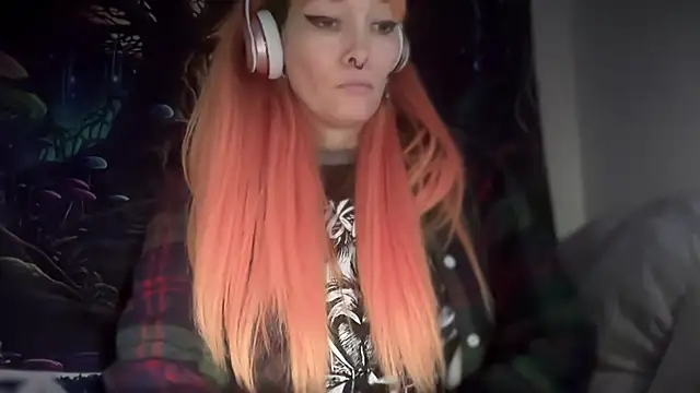 FRRANNKIE online show from December 17, 2025, 2:22 pm