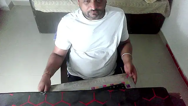 Snapshot of rentarob chatting on March 29, 2026, 7:04 pm rentarob online show from March 29, 2026, 7:04 pm