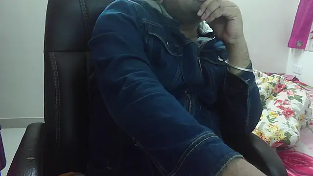 rentarob online show from March 3, 2025, 3:43 pm