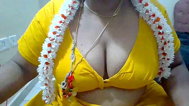 Snapshot of archanatelugu9 chatting on December 3, 2025, 5:08 am archanatelugu9 online show from December 3, 2025, 5:08 am