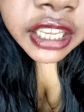 Hotlisa online show from March 15, 2026, 6:09 am