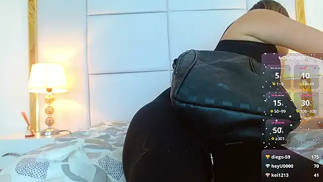 Snapshot of samanta_harriss1 chatting on December 18, 2024, 6:14 pm samanta harriss1 online show from December 18, 2024, 6:14 pm