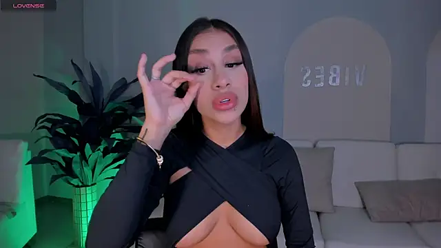 DannaCruz online show from March 2, 2025, 10:47 am