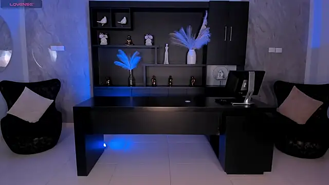 Snapshot of BiancaPierce chatting on December 17, 2025, 11:48 am BiancaPierce online show from December 17, 2025, 11:48 am