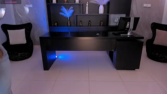 Snapshot of BiancaPierce chatting on December 19, 2025, 1:24 pm BiancaPierce online show from December 19, 2025, 1:24 pm