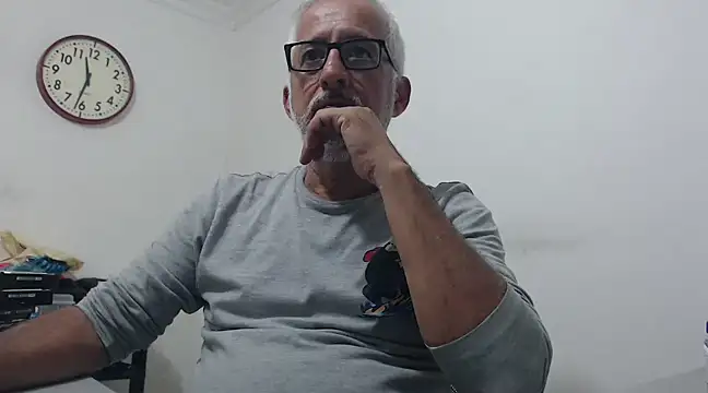 Snapshot of cenizo10124 chatting on January 12, 2025, 4:31 am cenizo10124 online show from January 12, 2025, 4:31 am