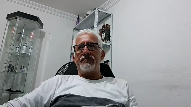 Snapshot of cenizo10124 chatting on November 16, 2025, 2:05 am cenizo10124 online show from November 16, 2025, 2:05 am