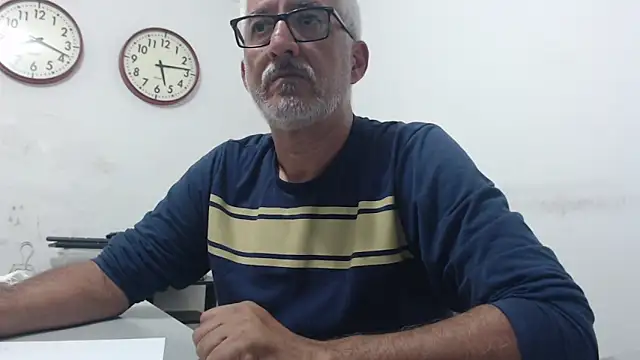 Snapshot of cenizo10124 chatting on December 6, 2024, 10:13 pm cenizo10124 online show from December 6, 2024, 10:13 pm