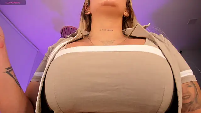 Snapshot of SophiePalmer chatting on February 25, 2026, 10:59 am SophiePalmer online show from February 25, 2026, 10:59 am