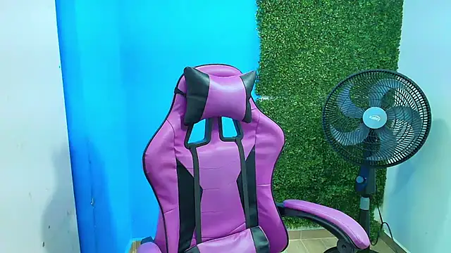 DEIBY BABY online show from February 9, 2025, 1:44 am