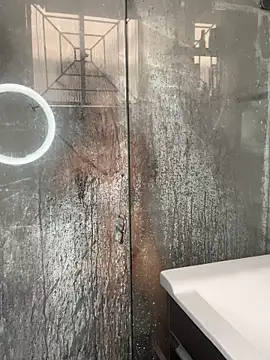 Snapshot of Selena_G69 chatting on December 19, 2025, 5:37 pm Selena G69 online show from December 19, 2025, 5:37 pm