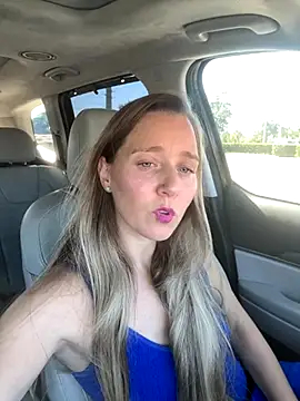 Snapshot of SkyelarSommer chatting on October 31, 2025, 4:36 pm SkyelarSommer online show from October 31, 2025, 4:36 pm