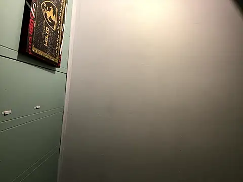 DominiqueX0 online show from December 22, 2025, 1:11 pm