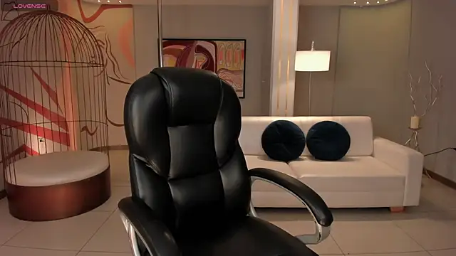 Snapshot of SunnyRivers chatting on November 17, 2025, 11:47 am SunnyRivers online show from November 17, 2025, 11:47 am