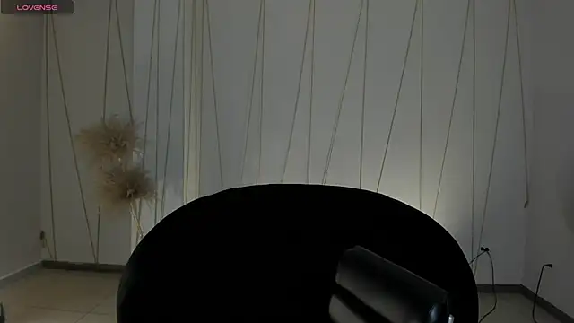 Snapshot of SunnyRivers chatting on November 20, 2025, 4:40 pm SunnyRivers online show from November 20, 2025, 4:40 pm