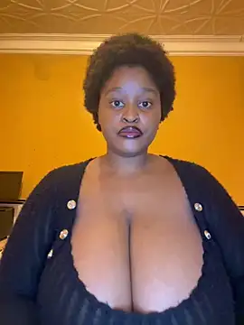 Snapshot of KnockoutBestie chatting on November 28, 2025, 8:31 pm KnockoutBestie online show from November 28, 2025, 8:31 pm