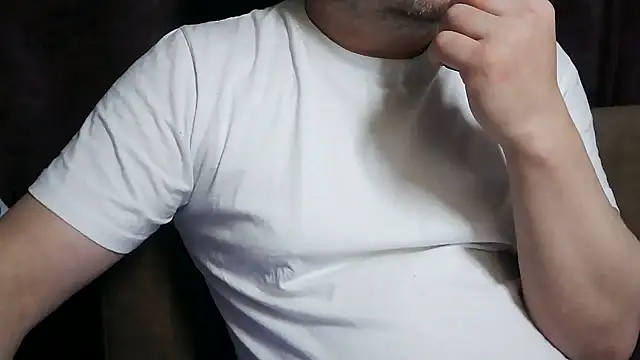 Snapshot of SladkiYA chatting on February 19, 2026, 5:26 am SladkiYA online show from February 19, 2026, 5:26 am