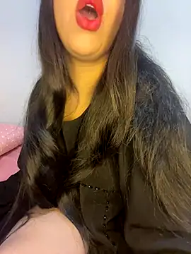 Snapshot of Mayacrayzi chatting on November 23, 2025, 10:25 am Mayacrayzi online show from November 23, 2025, 10:25 am