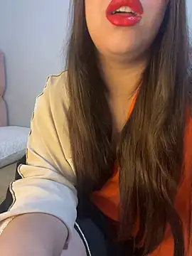 Snapshot of Mayacrayzi chatting on February 7, 2025, 8:33 am Mayacrayzi online show from February 7, 2025, 8:33 am