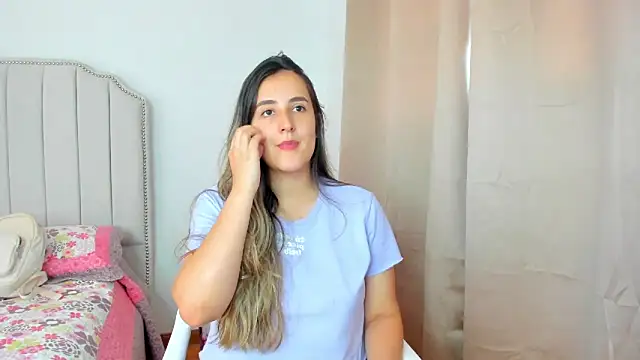 Snapshot of Hanna86 chatting on October 6, 2025, 7:03 pm Hanna86 online show from October 6, 2025, 7:03 pm