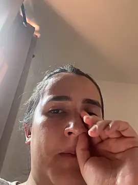 Snapshot of Hanna86 chatting on November 22, 2025, 3:33 pm Hanna86 online show from November 22, 2025, 3:33 pm