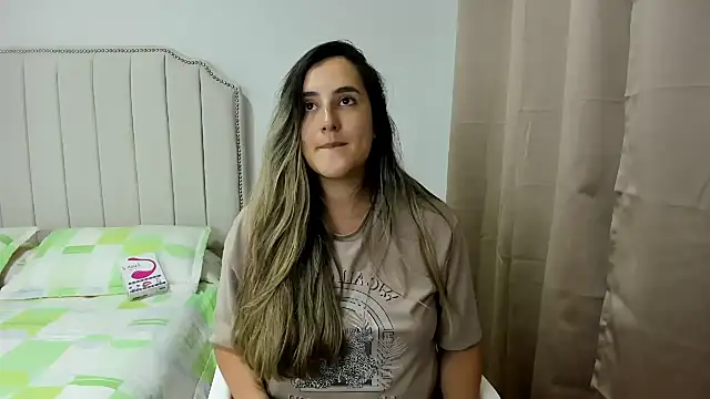 Snapshot of Hanna86 chatting on September 22, 2025, 11:22 pm Hanna86 online show from September 22, 2025, 11:22 pm