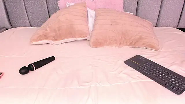 samantha stan online show from October 31, 2025, 2:24 pm