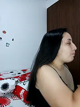 Snapshot of Angeelus2 chatting on November 30, 2025, 2:12 am Angeelus2 online show from November 30, 2025, 2:12 am