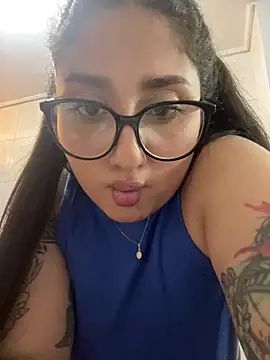 Snapshot of croftsmila chatting on May 28, 2026, 11:54 pm croftsmila online show from May 28, 2026, 11:54 pm