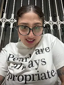 Snapshot of croftsmila chatting on April 12, 2026, 12:03 am croftsmila online show from April 12, 2026, 12:03 am