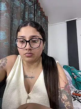 Snapshot of croftsmila chatting on February 27, 2026, 11:37 pm croftsmila online show from February 27, 2026, 11:37 pm