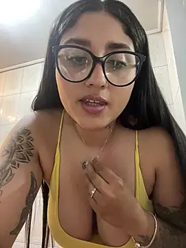 Snapshot of croftsmila chatting on May 13, 2026, 11:45 pm croftsmila online show from May 13, 2026, 11:45 pm