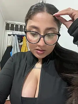 Snapshot of croftsmila chatting on April 28, 2026, 11:42 pm croftsmila online show from April 28, 2026, 11:42 pm