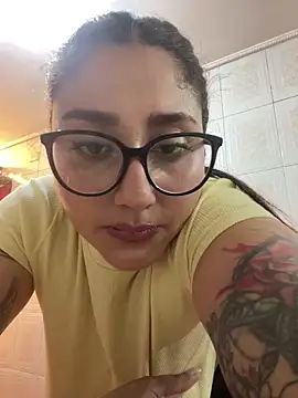 Snapshot of croftsmila chatting on May 6, 2026, 11:53 pm croftsmila online show from May 6, 2026, 11:53 pm