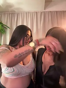 Snapshot of croftsmila chatting on November 9, 2025, 5:00 am croftsmila online show from November 9, 2025, 5:00 am