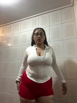 Snapshot of croftsmila chatting on April 19, 2026, 12:11 am croftsmila online show from April 19, 2026, 12:11 am