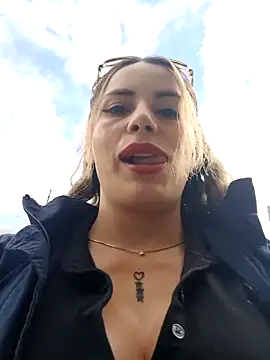 Snapshot of Misscata1106 chatting on October 3, 2025, 7:04 pm Misscata1106 online show from October 3, 2025, 7:04 pm