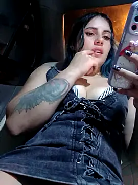 Snapshot of Misscata1106 chatting on December 8, 2024, 12:35 am Misscata1106 online show from December 8, 2024, 12:35 am