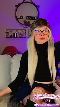 Snapshot of Kittychatte chatting on April 14, 2026, 12:43 pm Kittychatte online show from April 14, 2026, 12:43 pm
