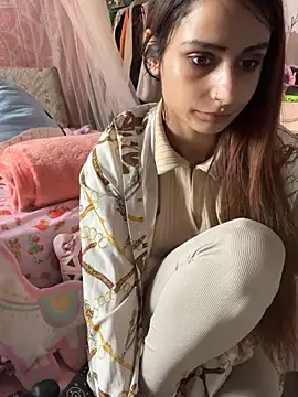 LaPetitechienne1 online show from March 11, 2025, 7:46 am