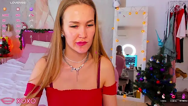 Snapshot of EvaOrion chatting on December 8, 2024, 2:41 pm EvaOrion online show from December 8, 2024, 2:41 pm