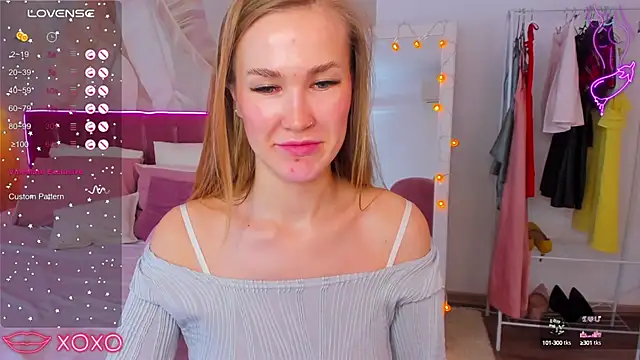 Snapshot of EvaOrion chatting on December 3, 2024, 2:44 pm EvaOrion online show from December 3, 2024, 2:44 pm