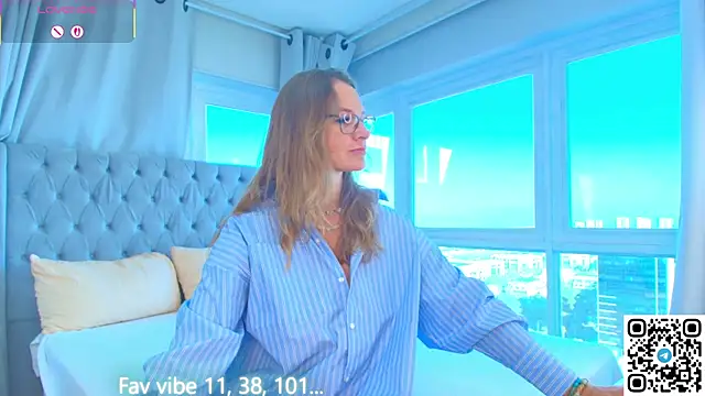 Snapshot of Milf_Tea chatting on May 6, 2026, 11:25 am Milf Tea online show from May 6, 2026, 11:25 am