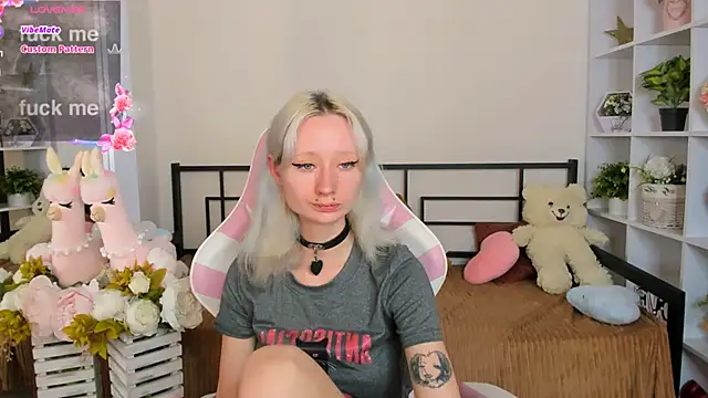 Snapshot of Katia_Kim chatting on May 21, 2026, 5:16 am Katia Kim online show from May 21, 2026, 5:16 am