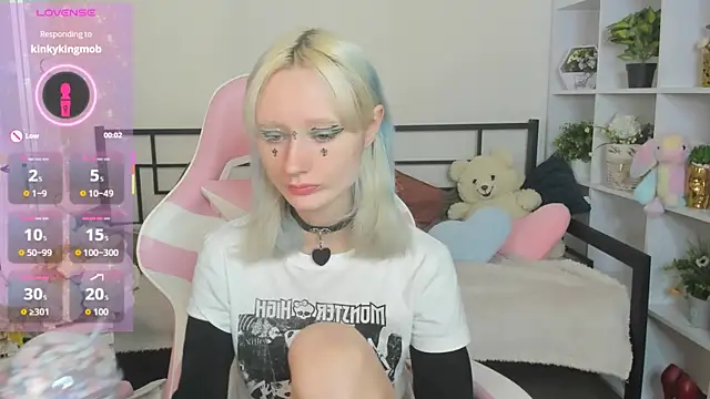 Snapshot of Katia_Kim chatting on May 7, 2026, 5:33 am Katia Kim online show from May 7, 2026, 5:33 am